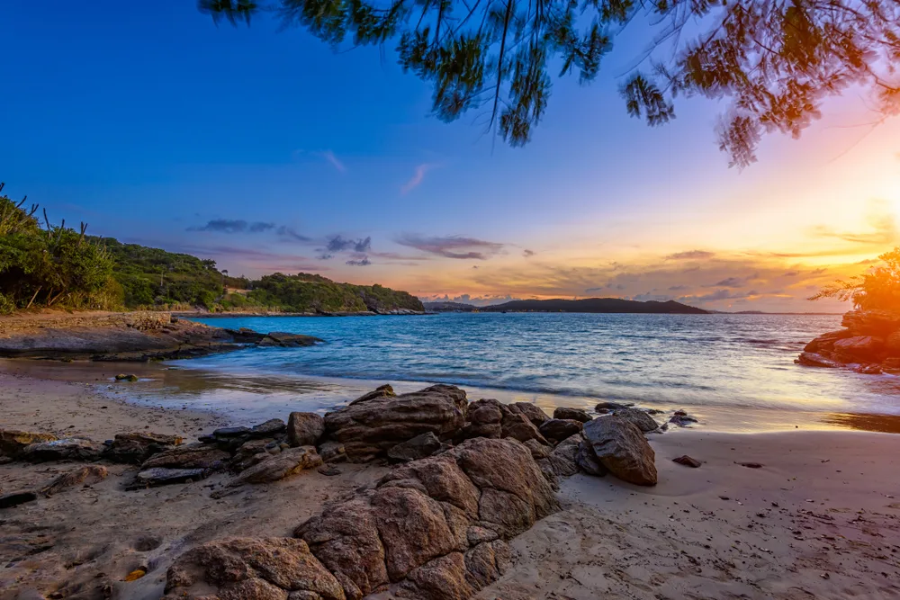 shutterstock 1504221266 jpg 6 Praias Paradisíacas que você não pode deixar de conhecer em Búzios (RJ)