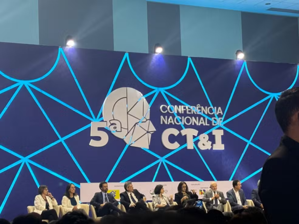 Governo Federal anuncia Plano Brasileiro de Inteligencia Artificial e criação de supercomputador em Petrópolis (RJ)