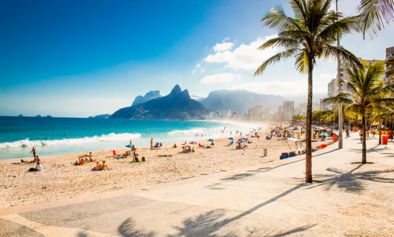 Palms,And,Two,Brothers,Mountain,On,Ipanema,Beach,In,Rio