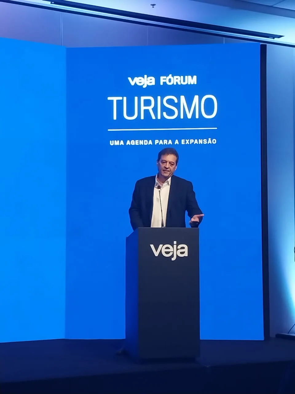 Presidente da ABIH-RJ destaca segurança e regulamentação no VEJA Fórum de Turismo