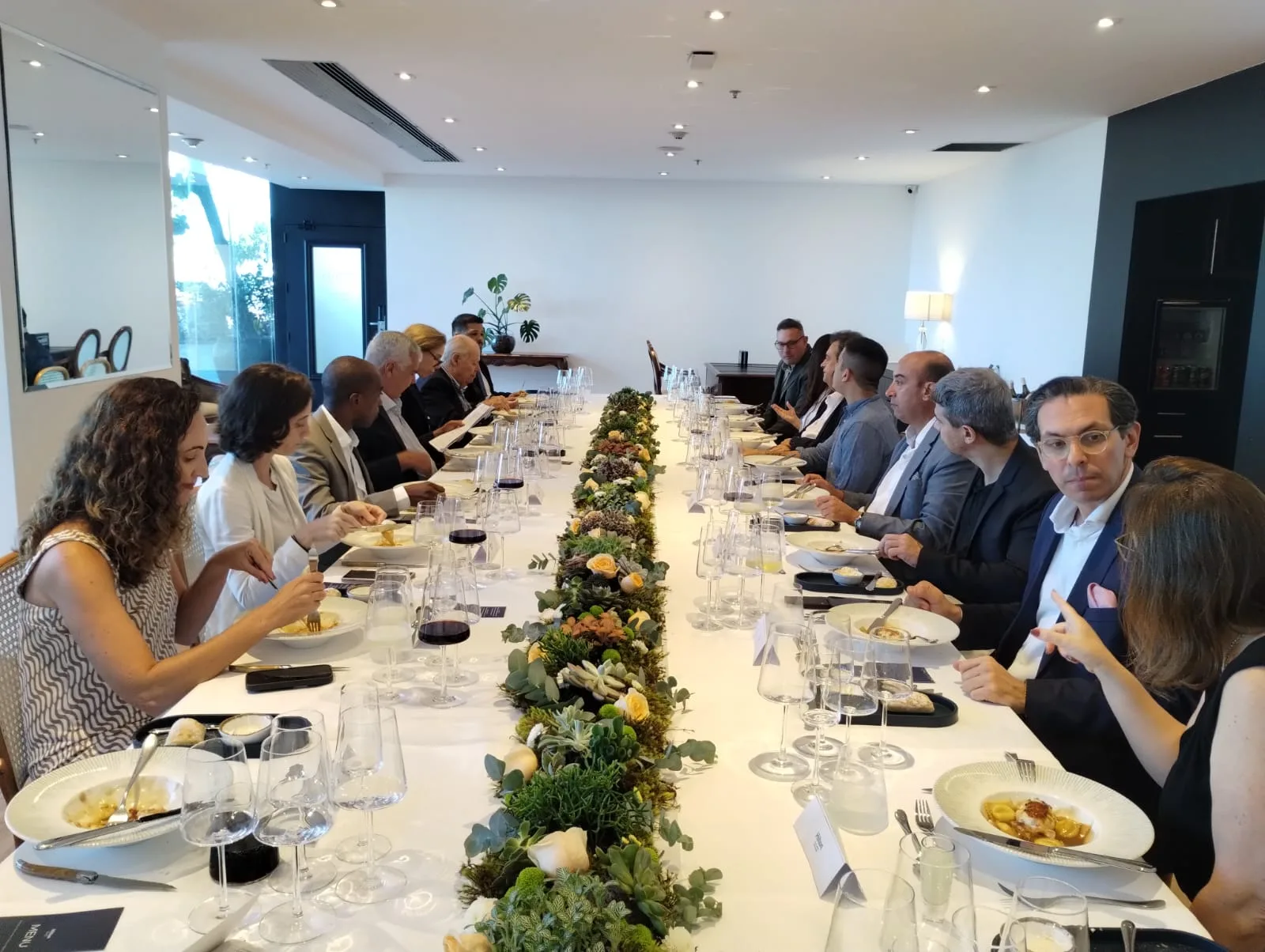 Gerentes Gerais dos hotéis cinco estrelas recebem Invest.Rio