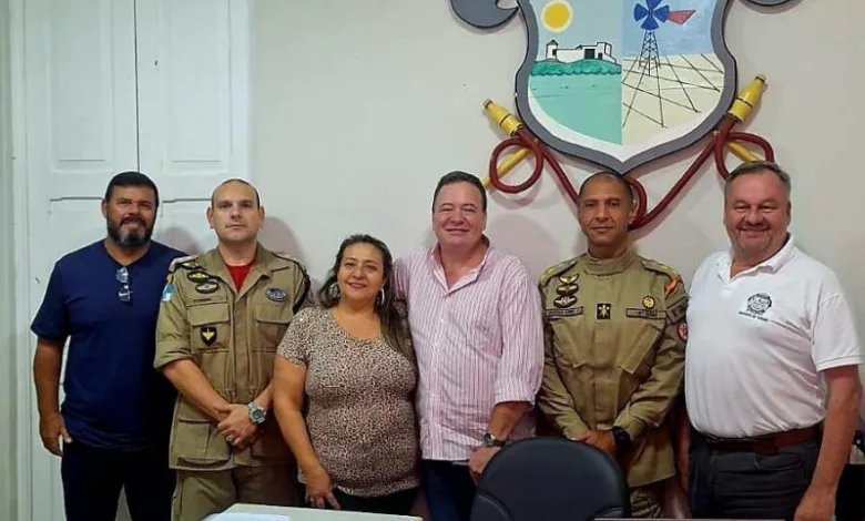 Secretaria de Turismo de Búzios realiza reunião com comando do 18º Grupamento de Bombeiro Militar de Cabo Frio e Guarnição do GBM Búzios