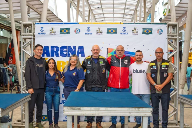 Arena da Copa em Nilópolis vira ponto oficial para troca de figurinhas e ativa o Centro