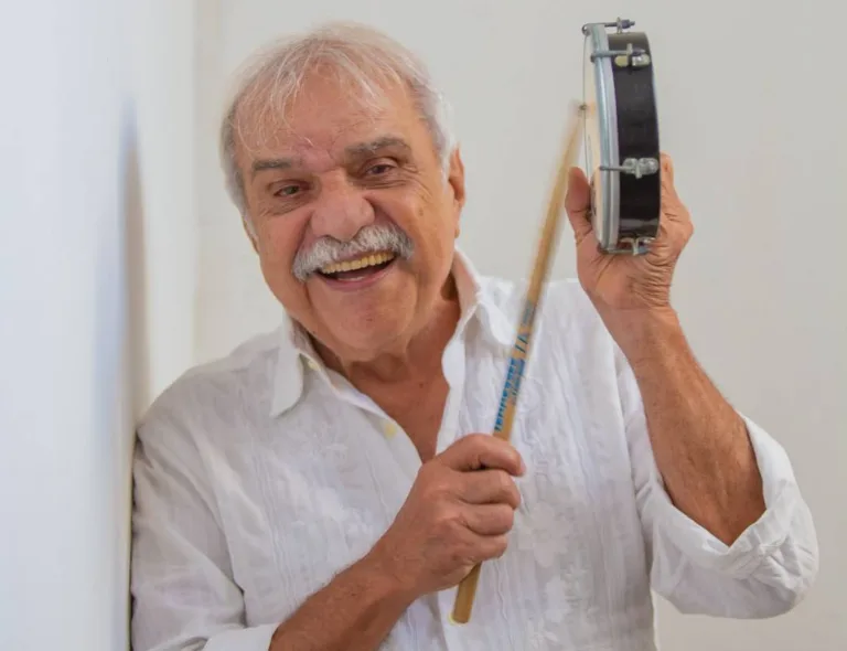 Chico Batera, musico que fara show gratuito em Niteroi em agosto de 2026