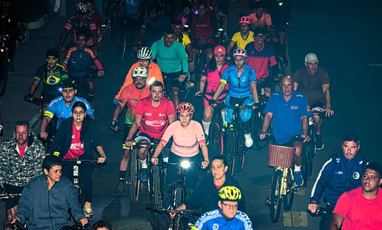 Maricá - Maricá: Bike Night reúne dezenas de ciclistas em passeio noturno por Itaipuaçu