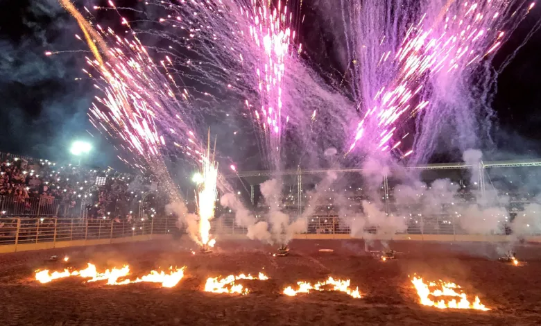 Rodeio da Expo Macaé 2026 na arena do Parque de Exposições Latiff Mussi Rocha, em Macaé (RJ)